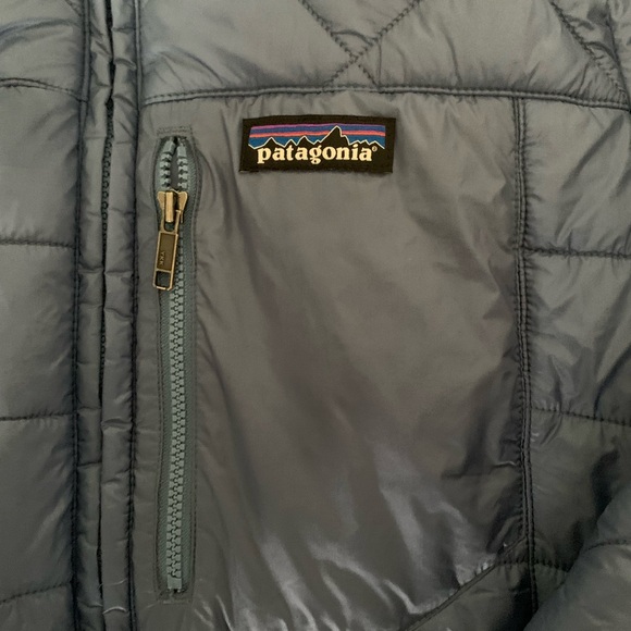 Patagonia women’s puff jacket - Picture 2 of 3